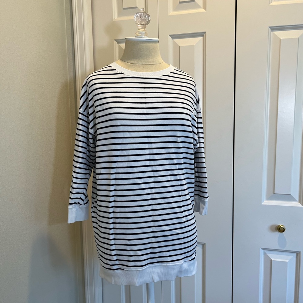UNIQLO quarter sleeve lounge sweatshirt